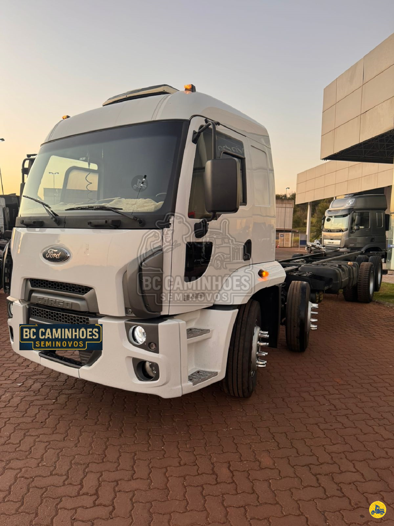 CAMINHAO FORD CARGO 2429 Chassis Cavalo 8x2 BC Caminhões Seminovos RIBEIRAO PRETO SÃO PAULO SP